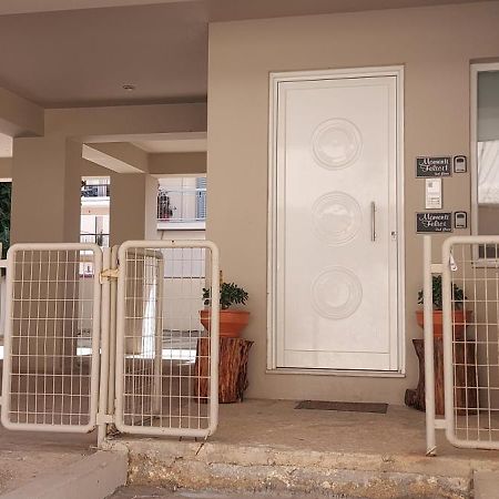 Apartamento Momenti Felici Artemida  Exterior foto
